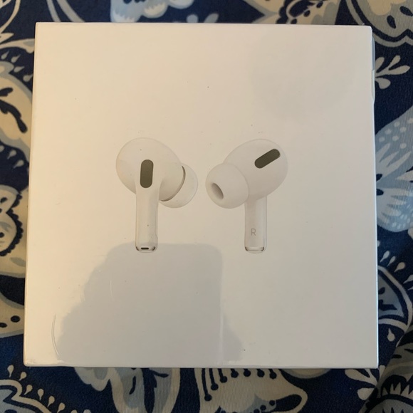 Apple AirPods (brand new) - Picture 1 of 3